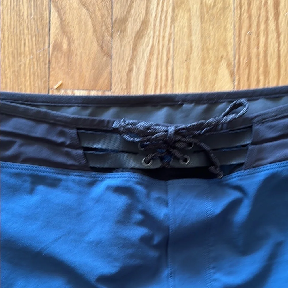Patagonia sz 38 Men's Blue +black Swim Shorts trunks waist 20” inseam 8.5” VGUC